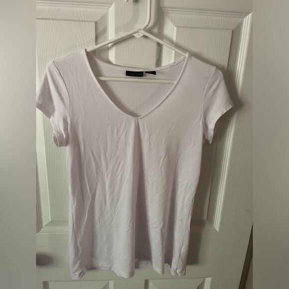 Tahari Women’s White V Neck Short Sleeve Tee Shirt Size Small - Picture 3 of 6